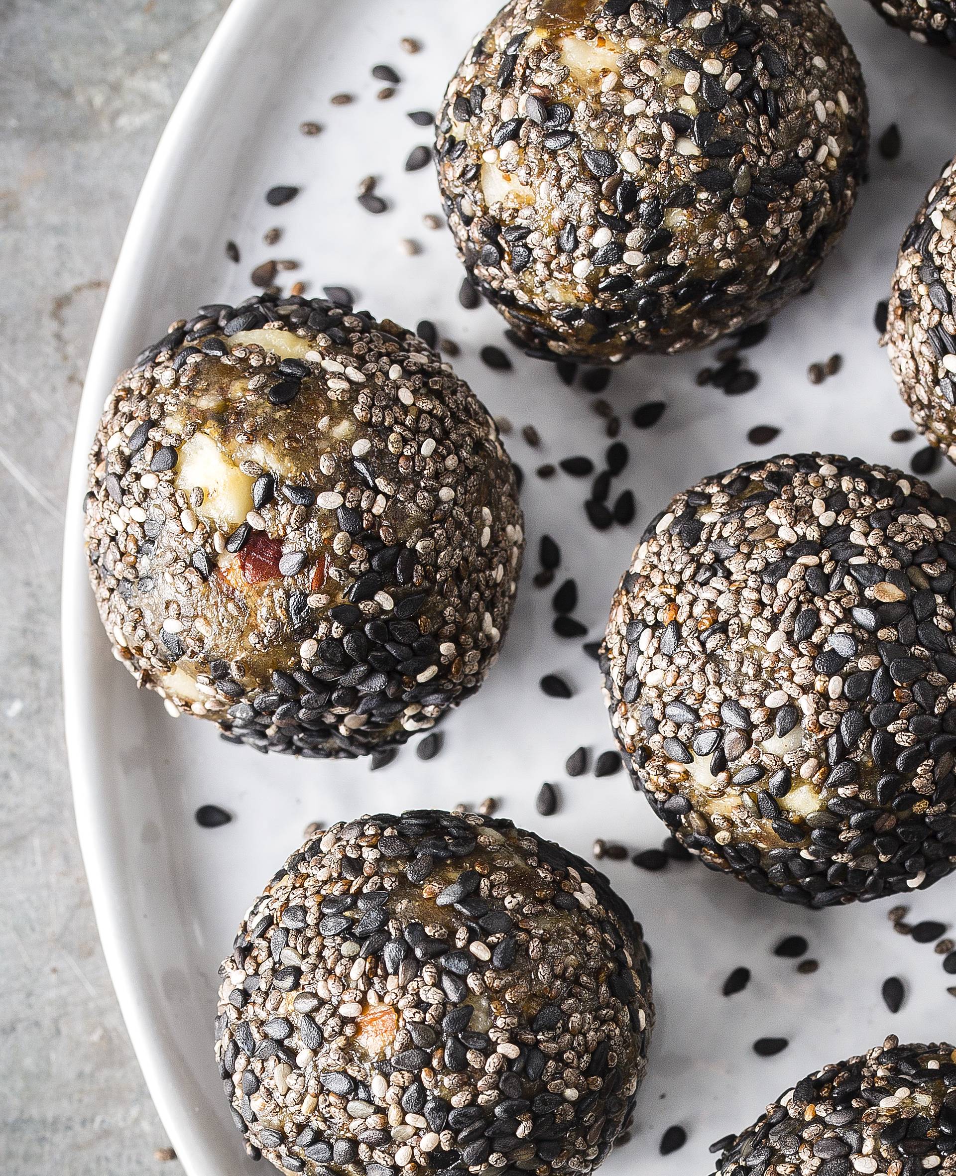 Bolas energéticas de tâmaras, noz e sementes de chia - Receta undefined | Tefal
